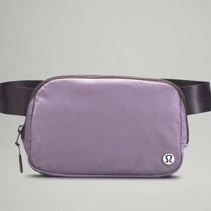 Dusky lavender/black granite Lululemon belt bag